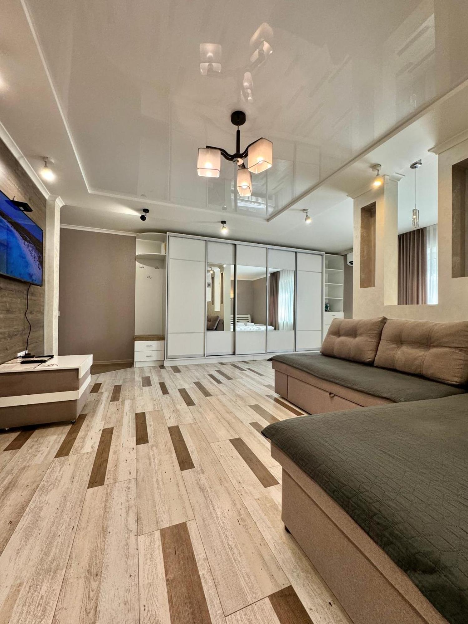Apartpoltava Розкішна Студія З Кутовою Ванною, 1-Й Будинок Біля Корпусного Парку, Панорамний Балкон Exterior foto